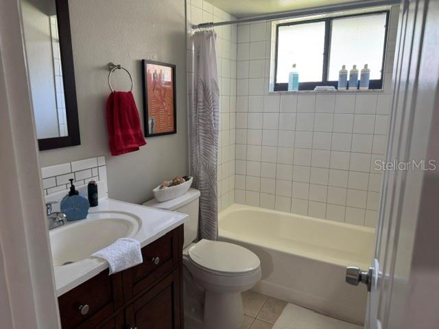 VILLAS OF PINELLAS FARMS CONDO - Residential
