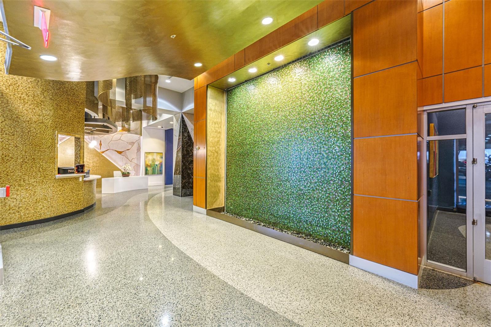 SOLAIRE/PLAZA CONDO - Residential