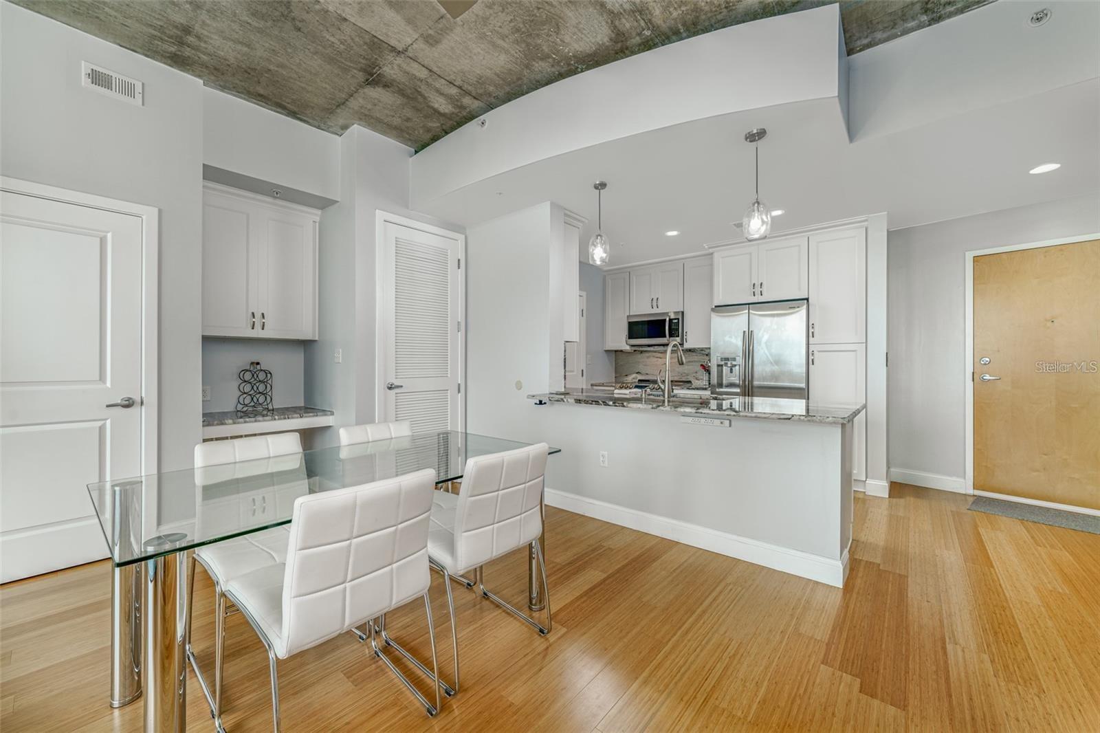 SOLAIRE/PLAZA CONDO - Residential