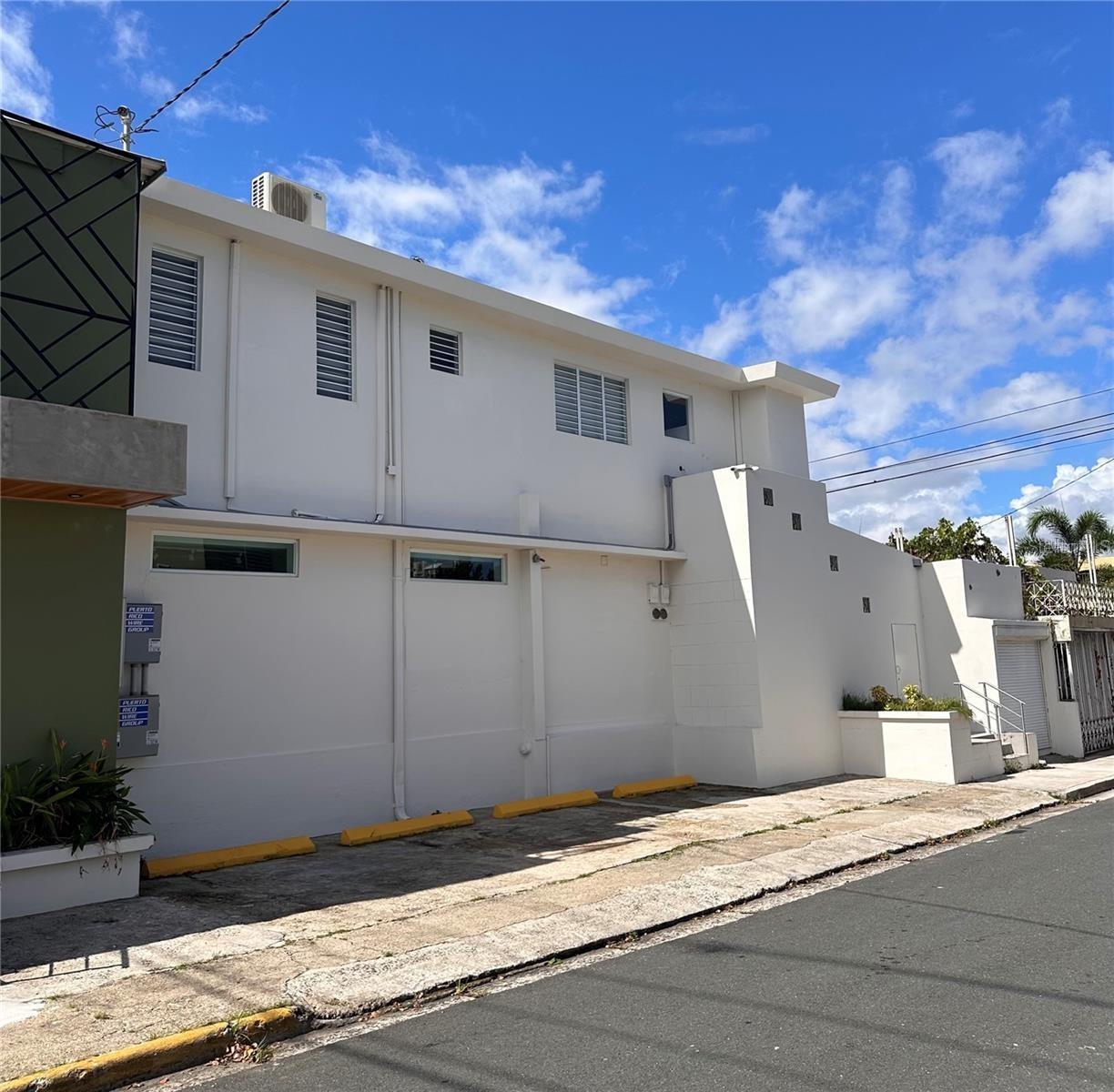 AVENIDA TENIENTE CÉSAR GONZÁLEZ - Commercial Lease