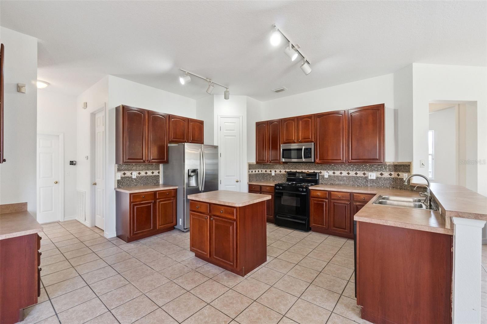 BAY LAKE RANCH UNIT 3 - Residential