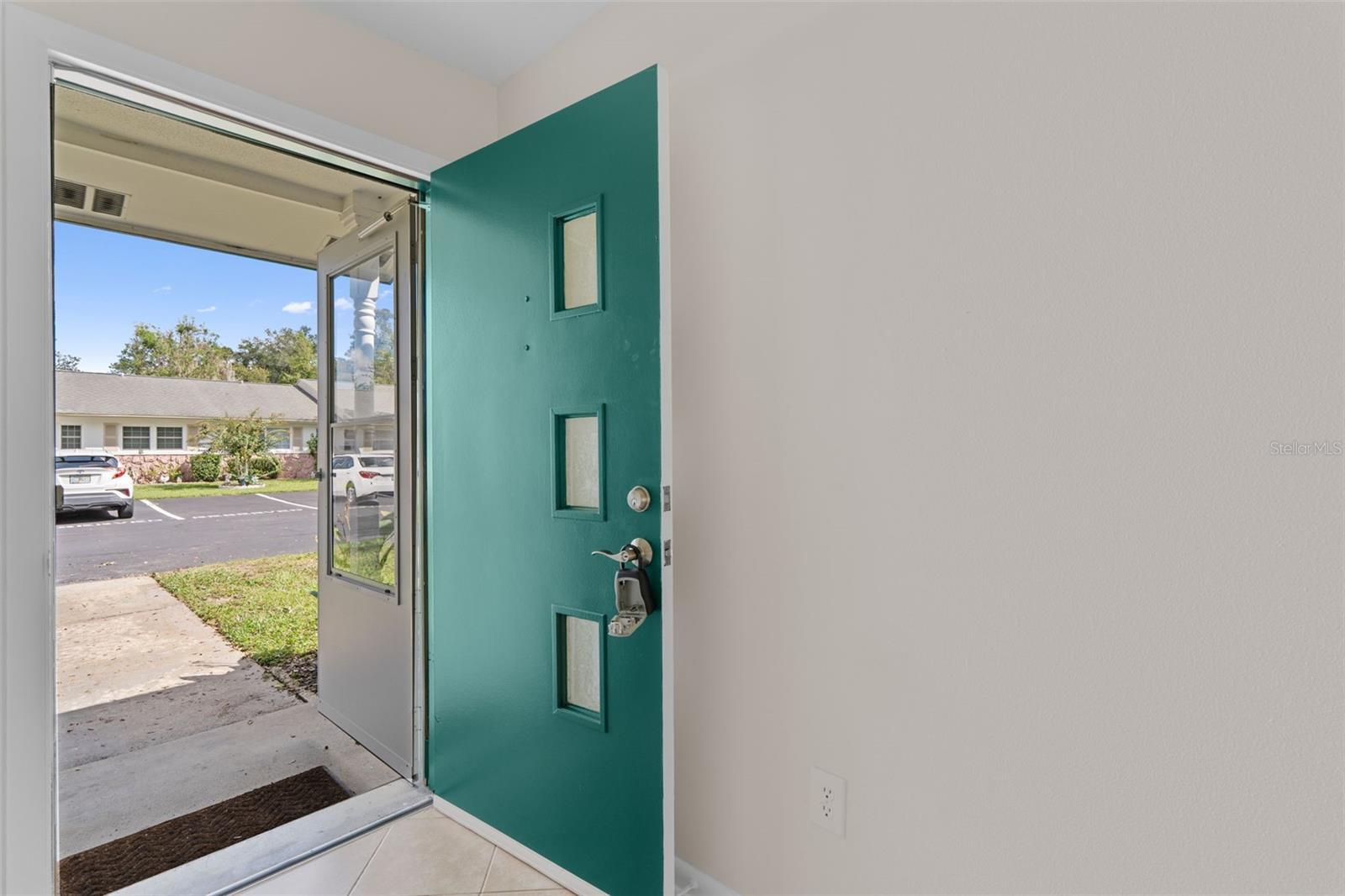 183 N HILL AVENUE 90