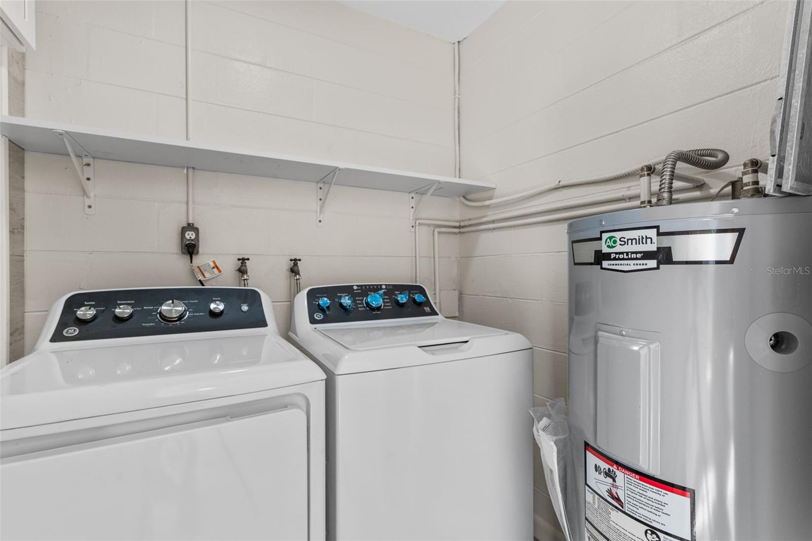 ALHAMBRA VILLAS CONDO 01-04 - Residential