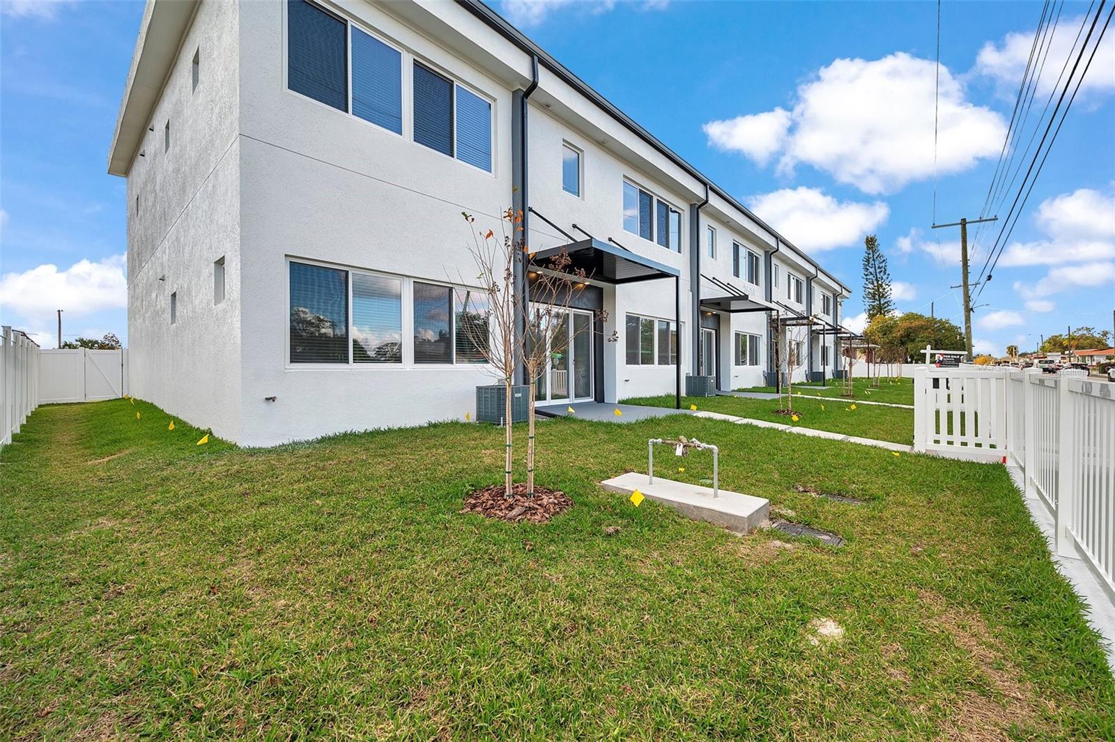 2608 W COLUMBUS DRIVE 4