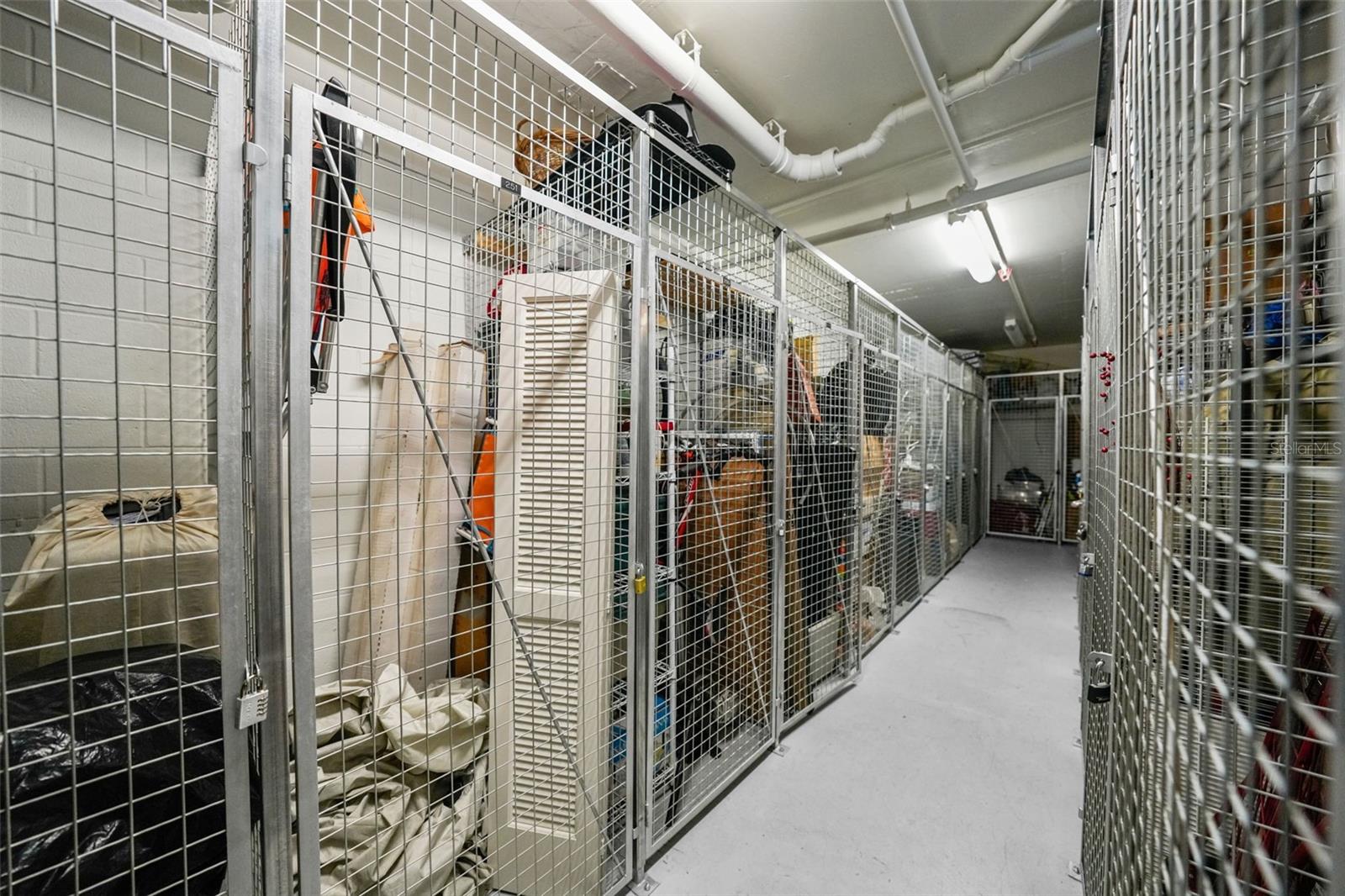 SIGNATURE PLACE CONDO - Residential