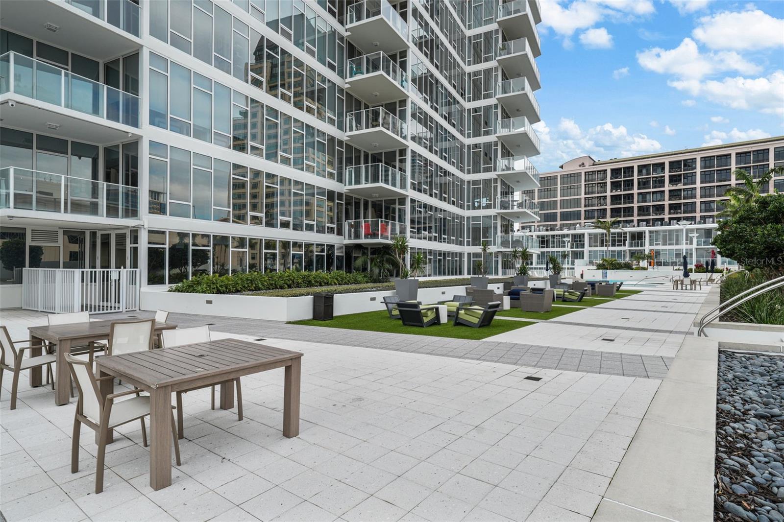 SIGNATURE PLACE CONDO - Residential