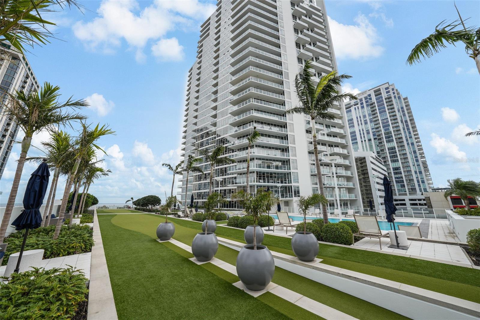 SIGNATURE PLACE CONDO - Residential