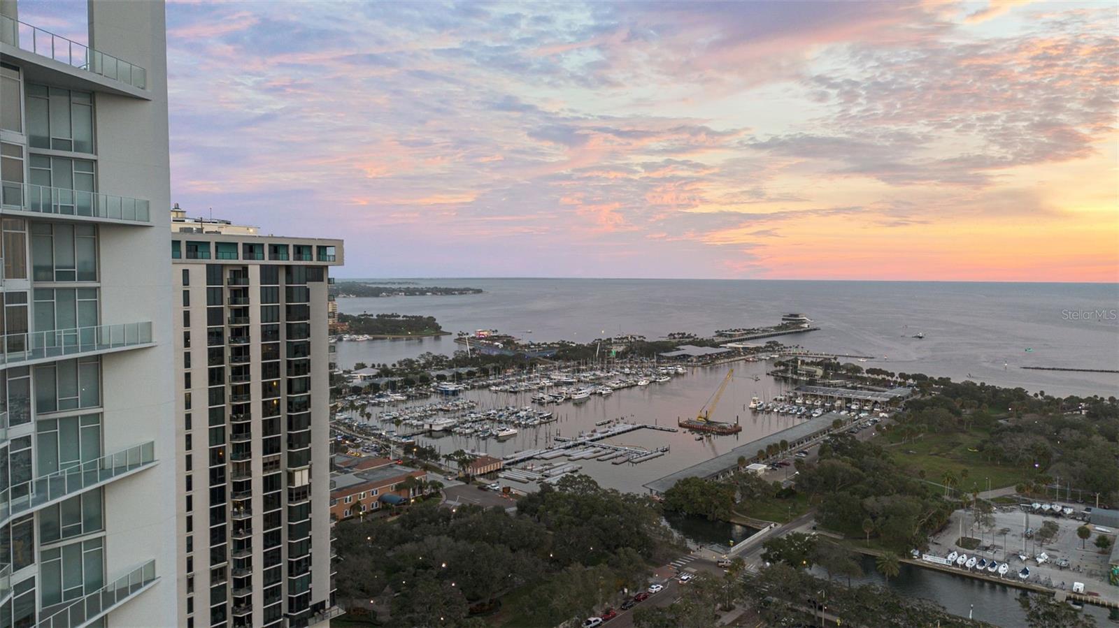 SIGNATURE PLACE CONDO - Residential