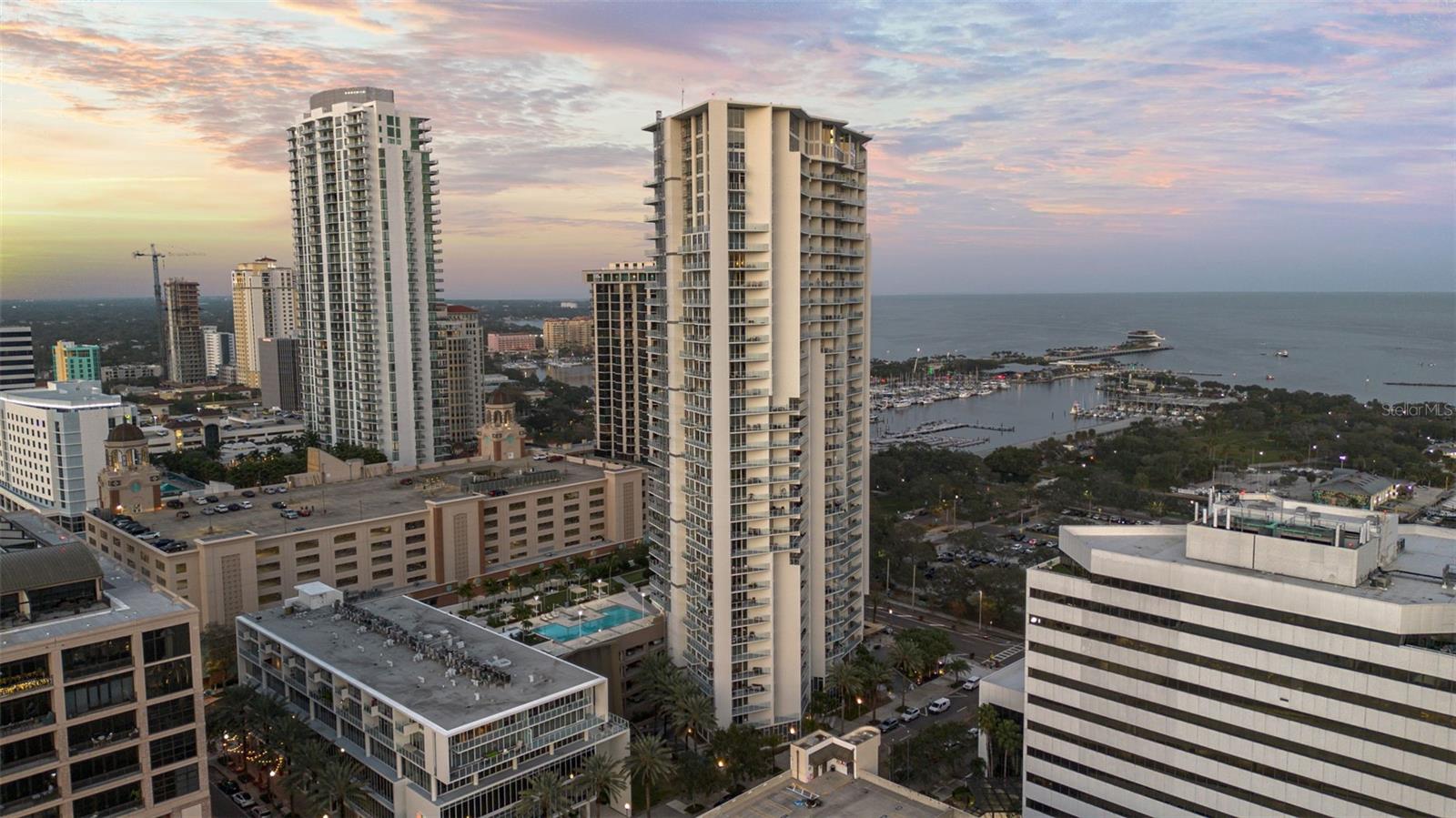 SIGNATURE PLACE CONDO - Residential