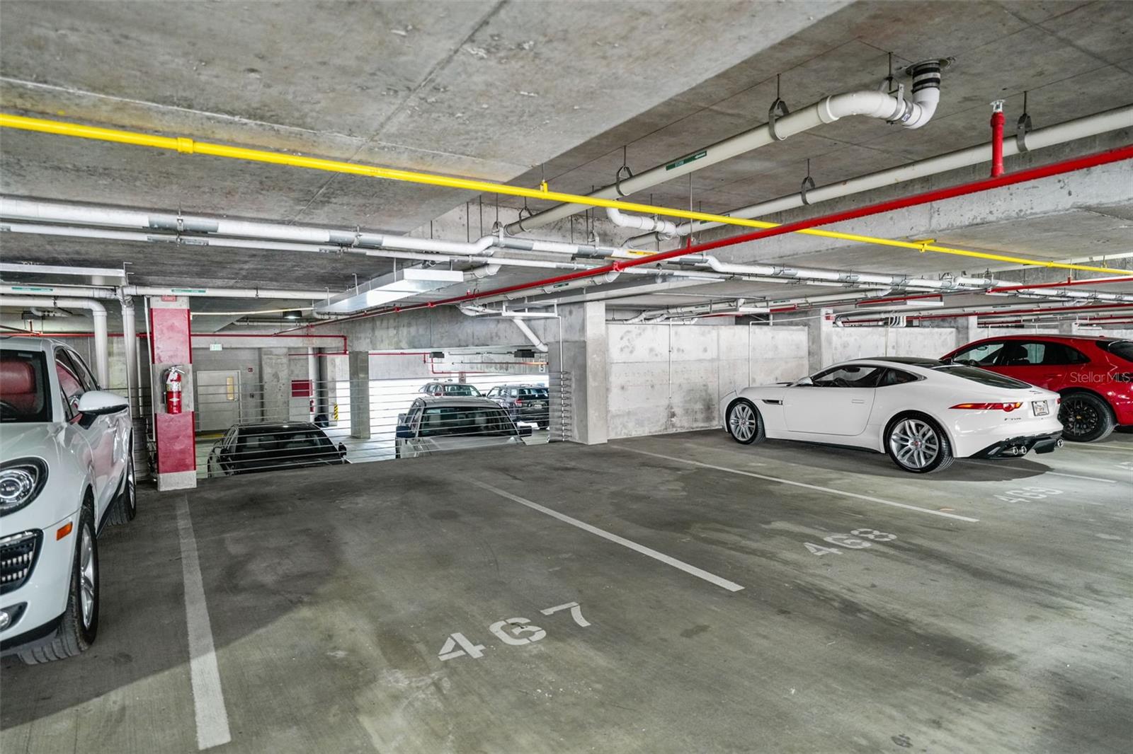 SIGNATURE PLACE CONDO - Residential