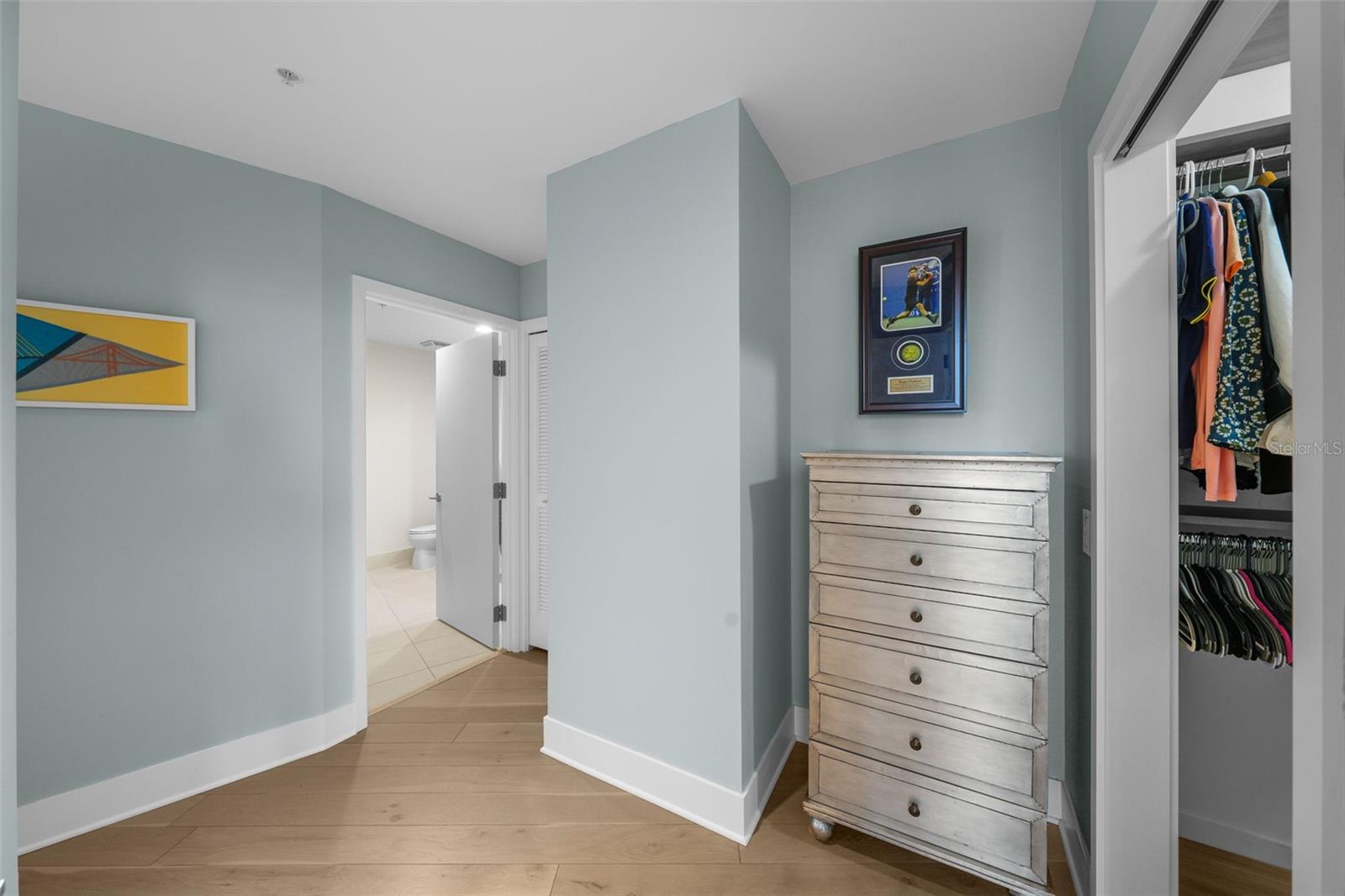 SIGNATURE PLACE CONDO - Residential