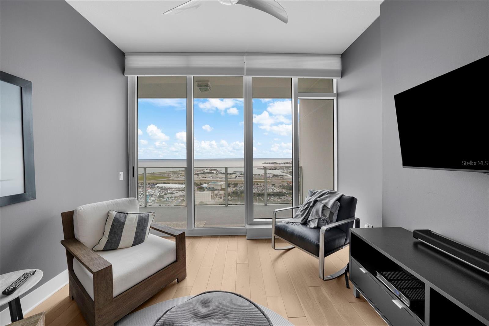 SIGNATURE PLACE CONDO - Residential