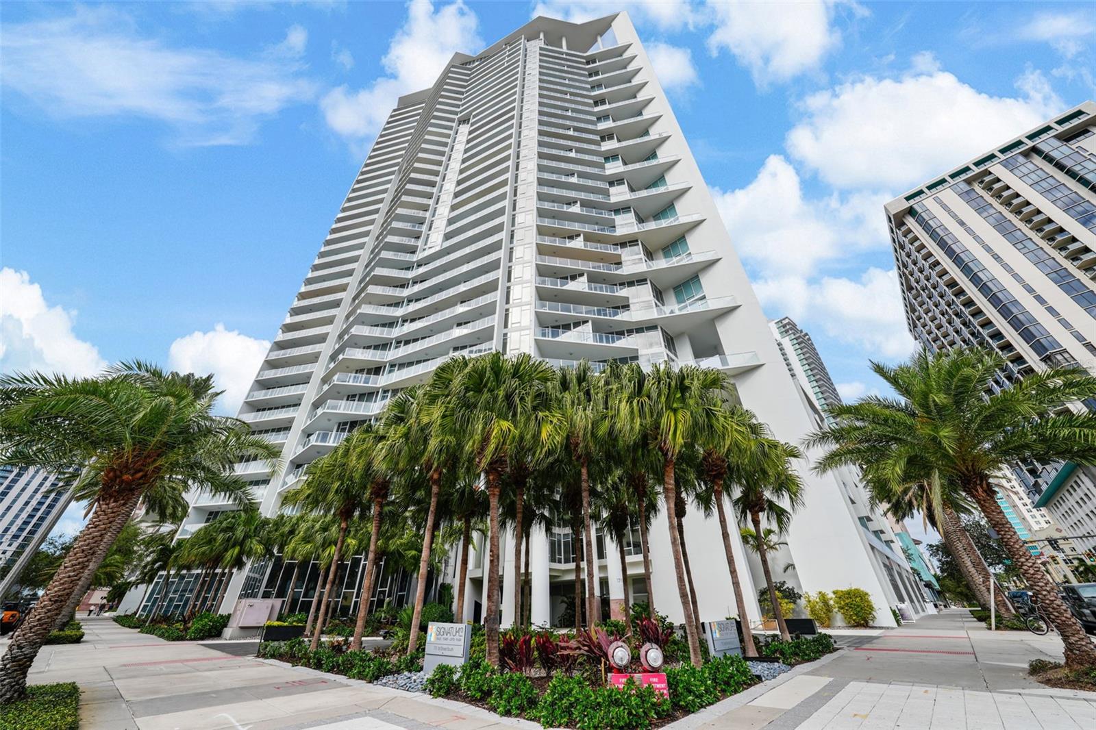 SIGNATURE PLACE CONDO - Residential