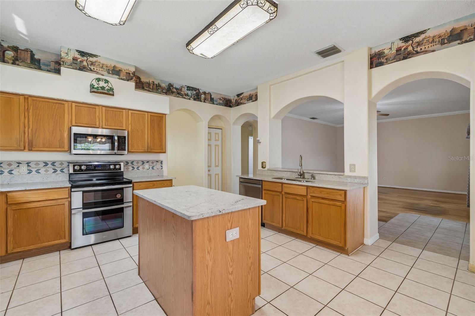 SUMMERFIELD VILLAGE 1 TR 28 - Residential