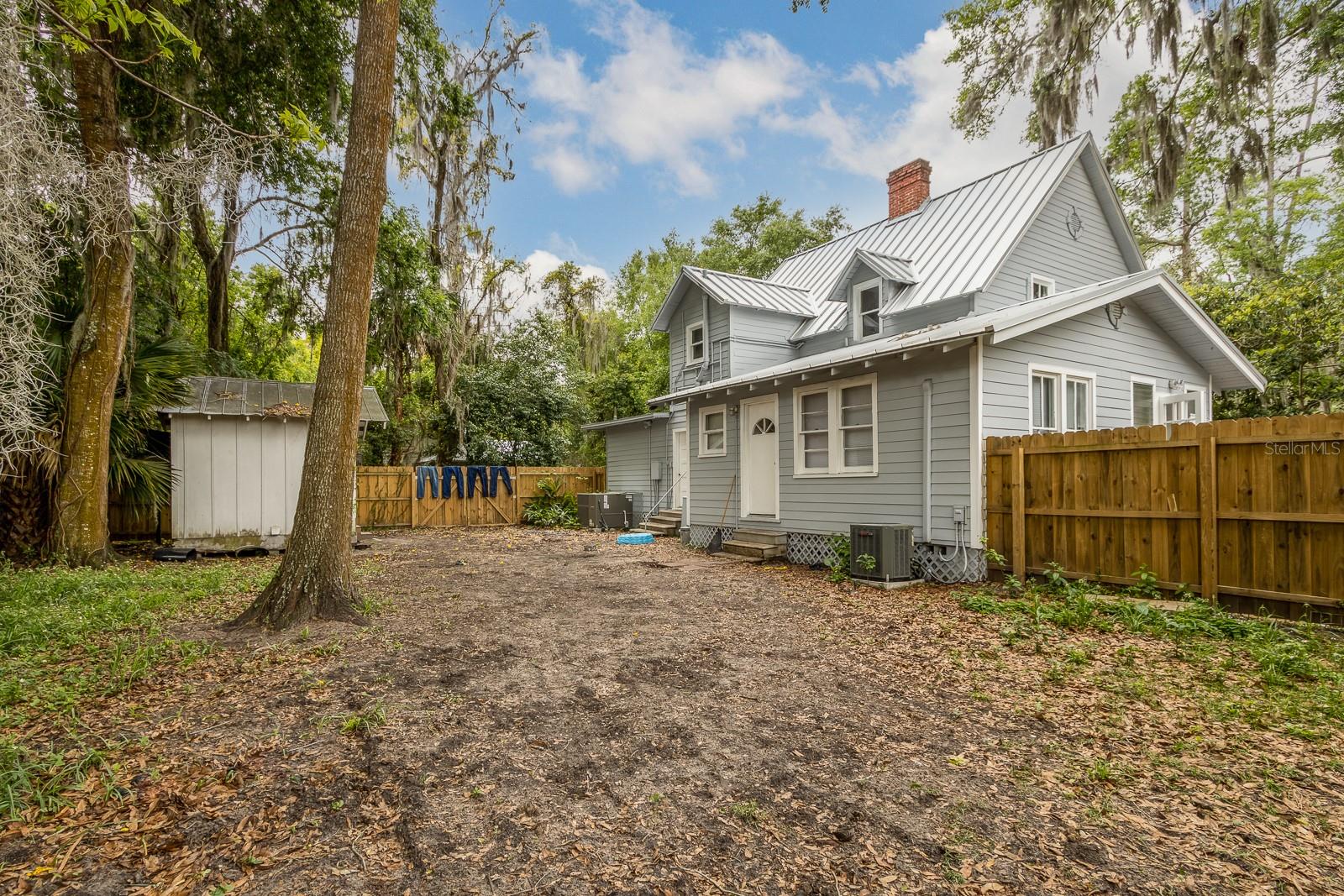 2523 NW 6TH STREET