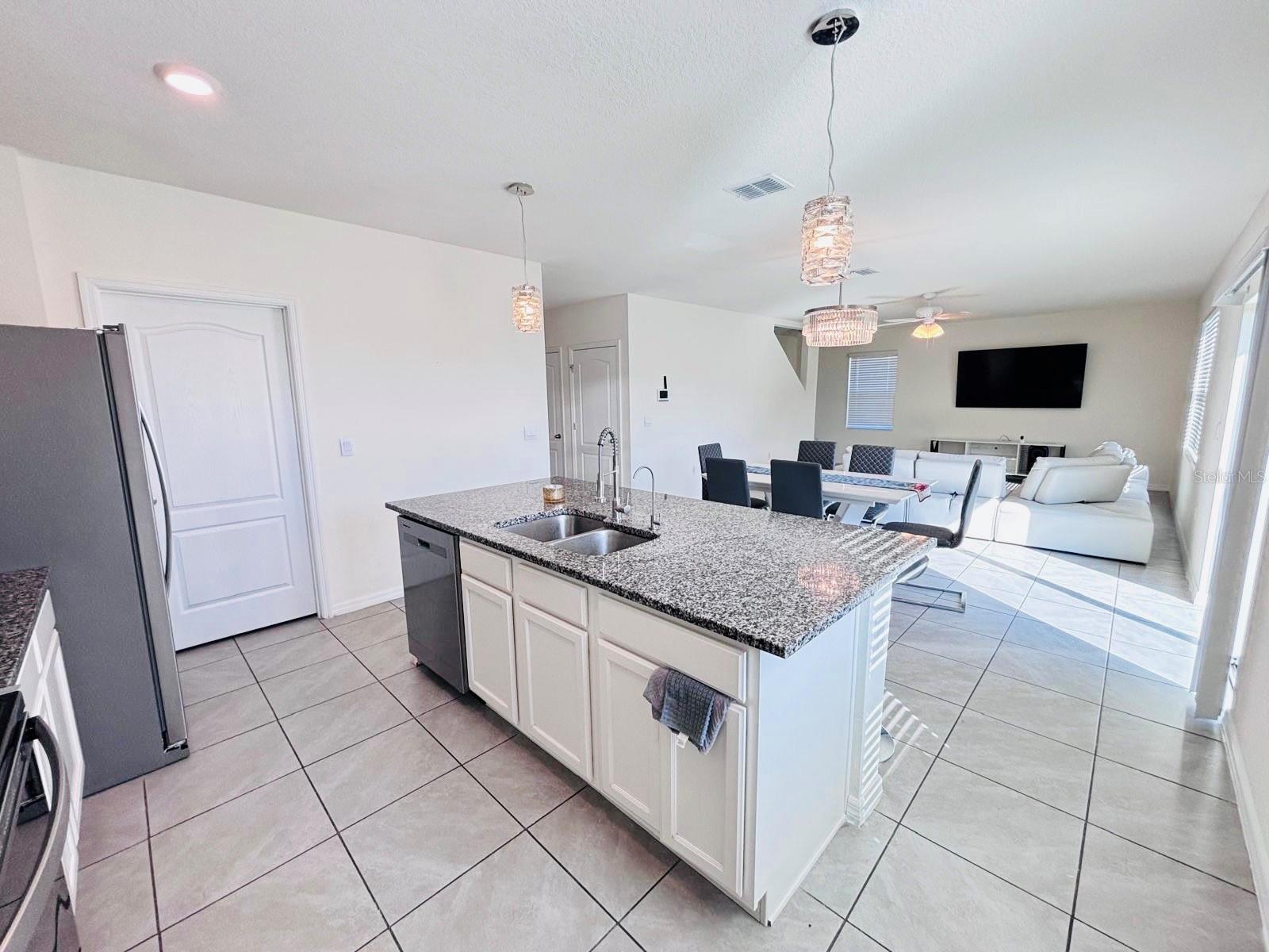 BUENA LAGO PH 1 & 2 - Residential Lease