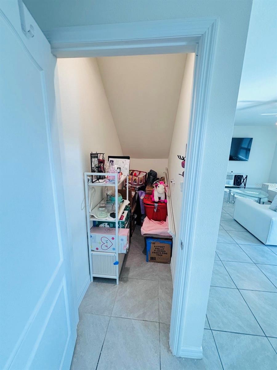 BUENA LAGO PH 1 & 2 - Residential Lease