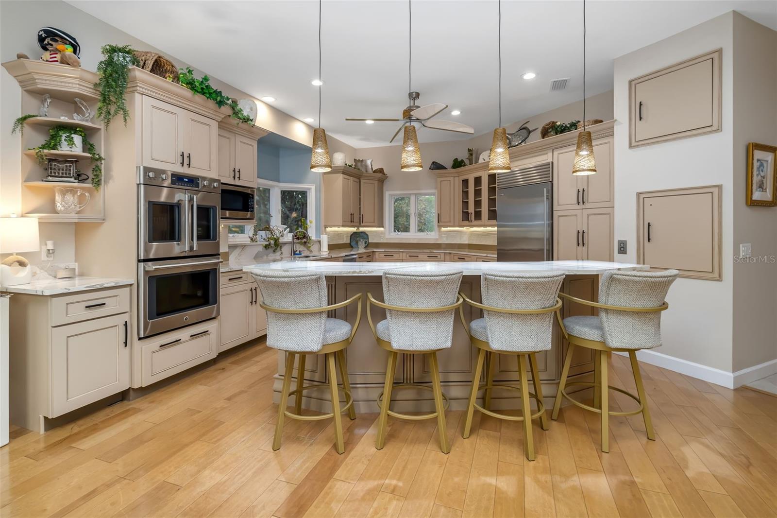 THE EAGLE POINT CLUB - Residential