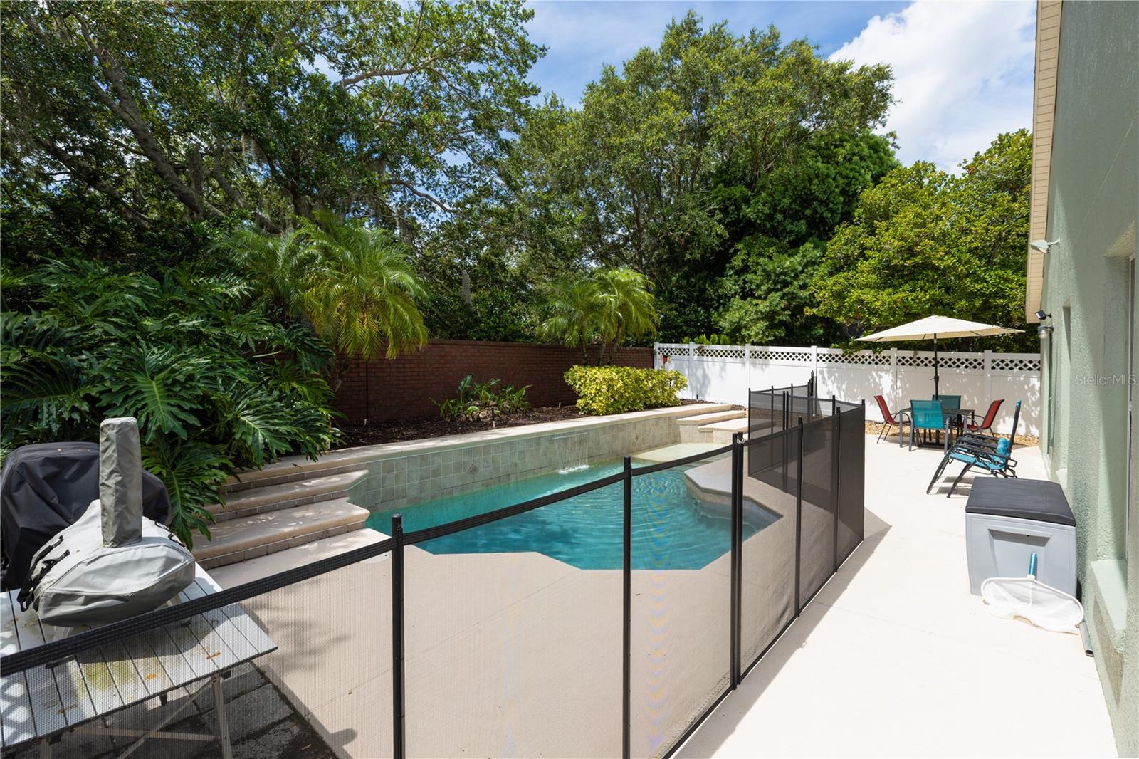 643 BLENHEIM LOOP