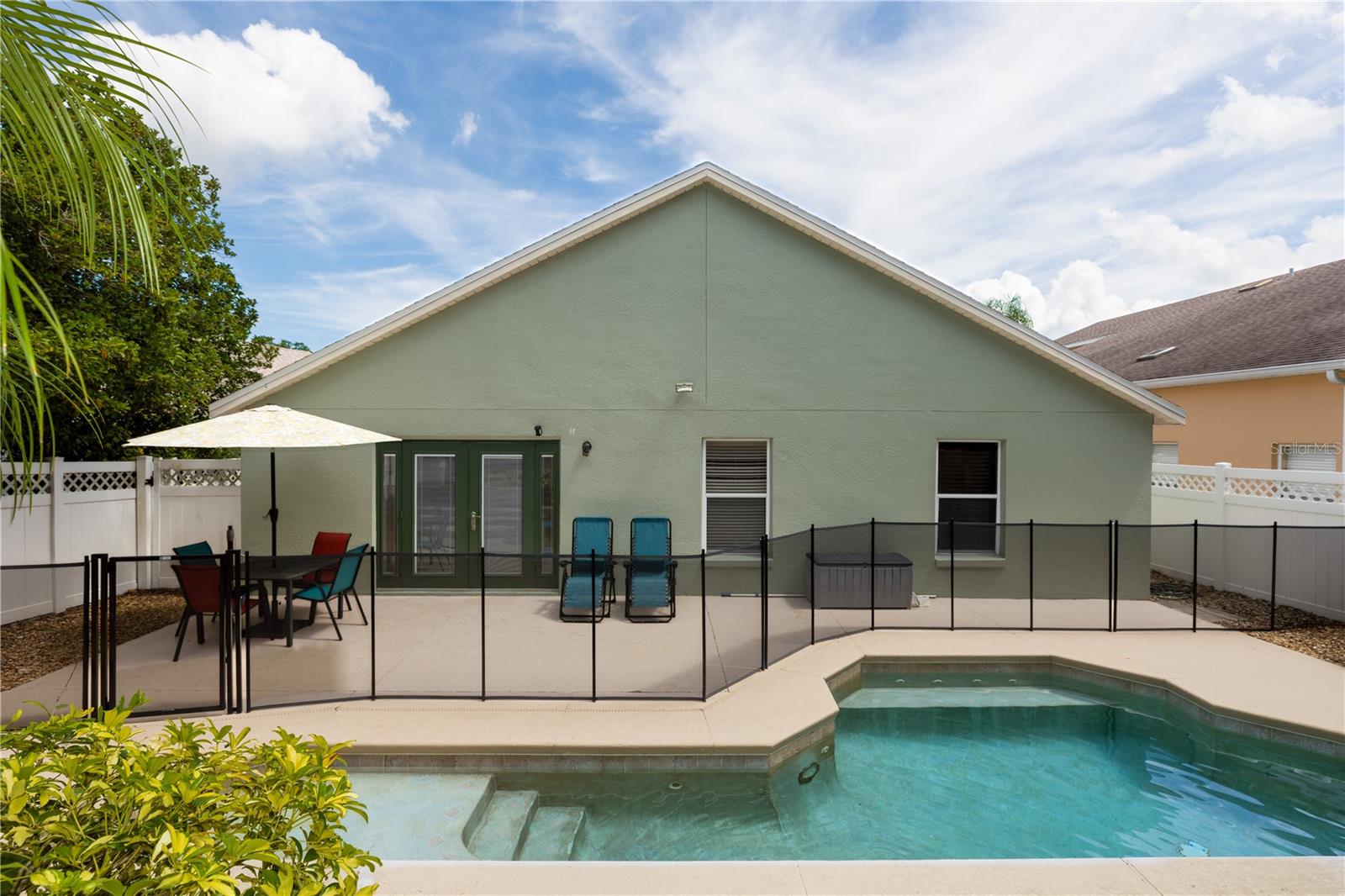 643 BLENHEIM LOOP