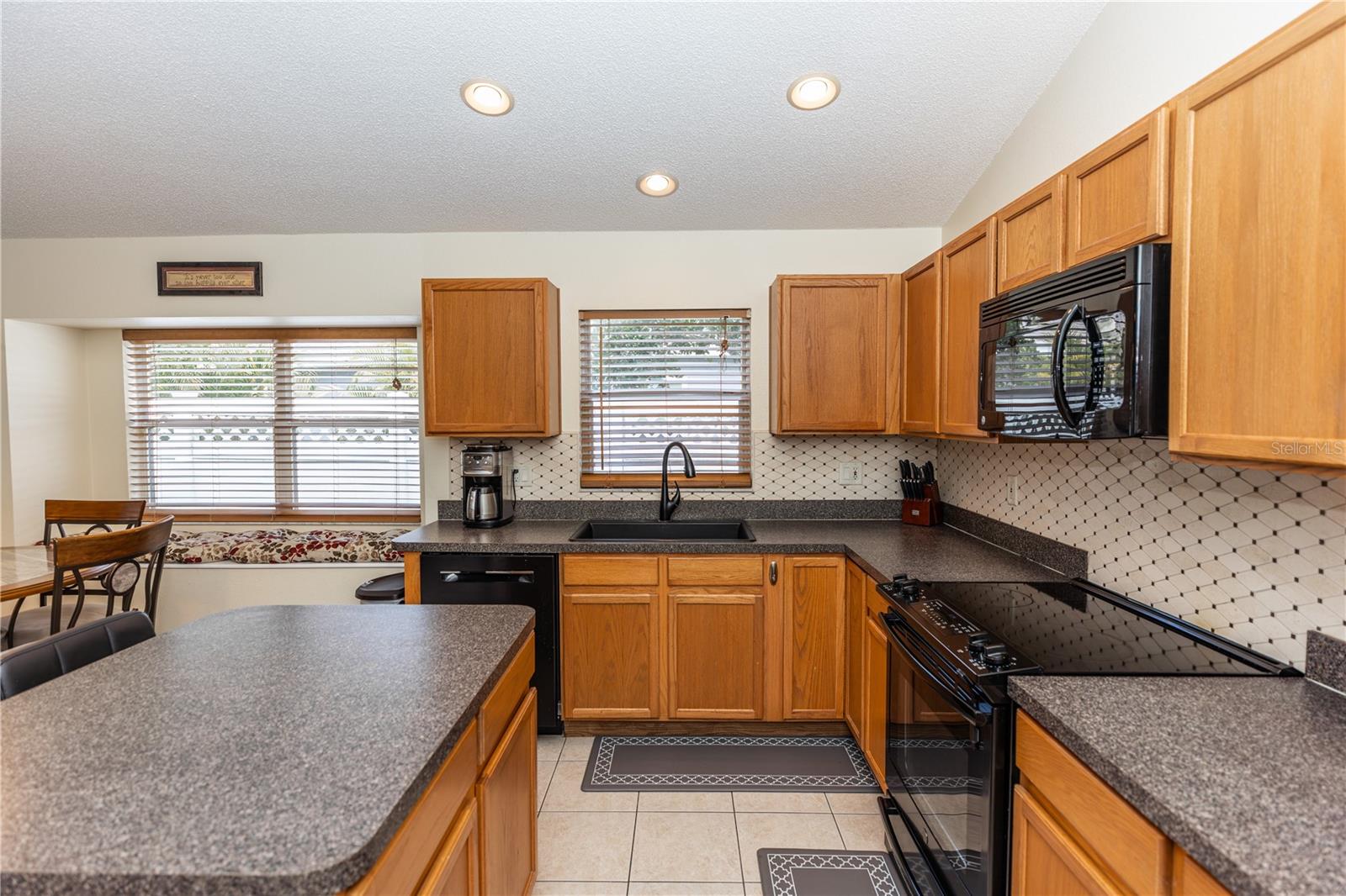 643 BLENHEIM LOOP