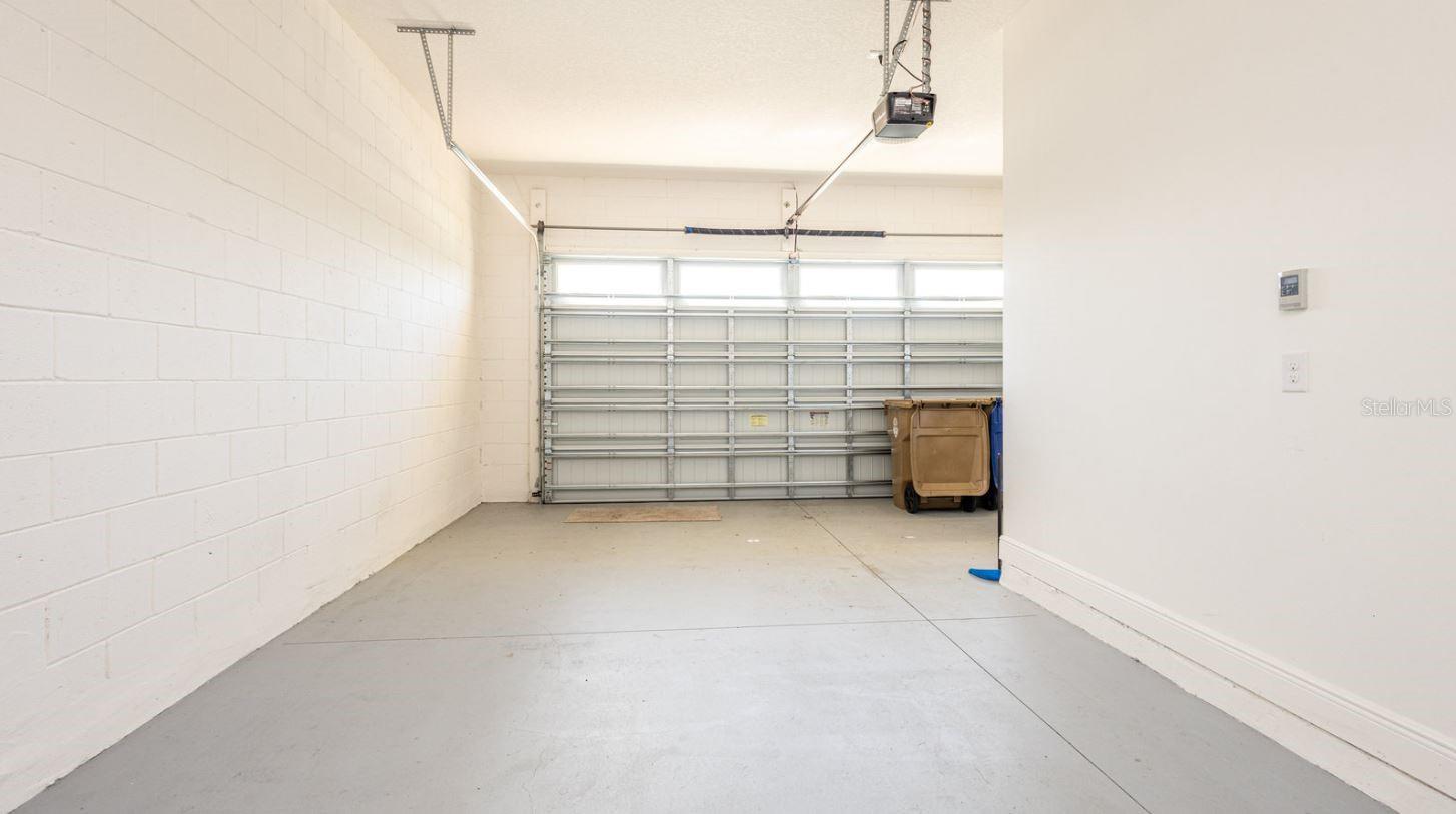 NORTHWEST LAKESIDE GROVES PH 2 - Residential Lease