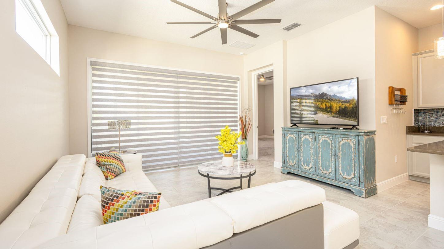 NORTHWEST LAKESIDE GROVES PH 2 - Residential Lease