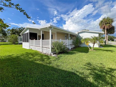 A home in ELLENTON