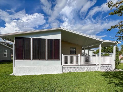 A home in ELLENTON