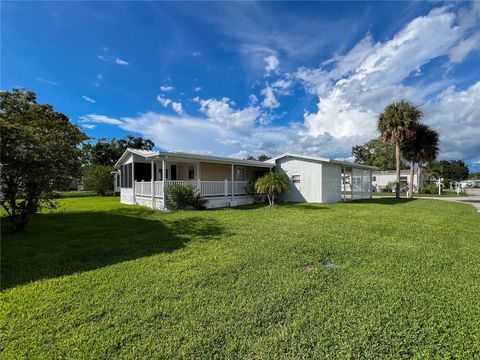 A home in ELLENTON