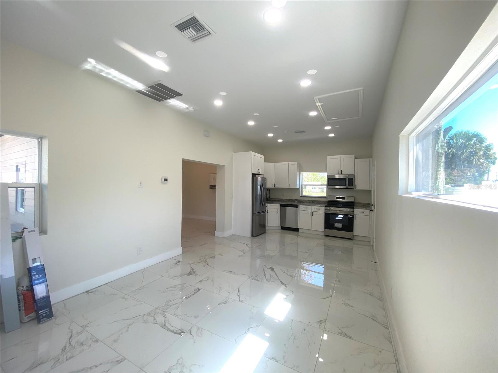 TWIN OAKS ADD PB 12 PG 16 - Residential