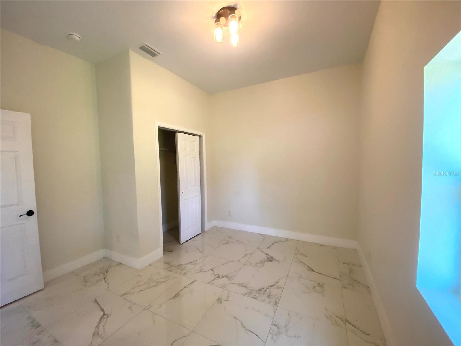 TWIN OAKS ADD PB 12 PG 16 - Residential