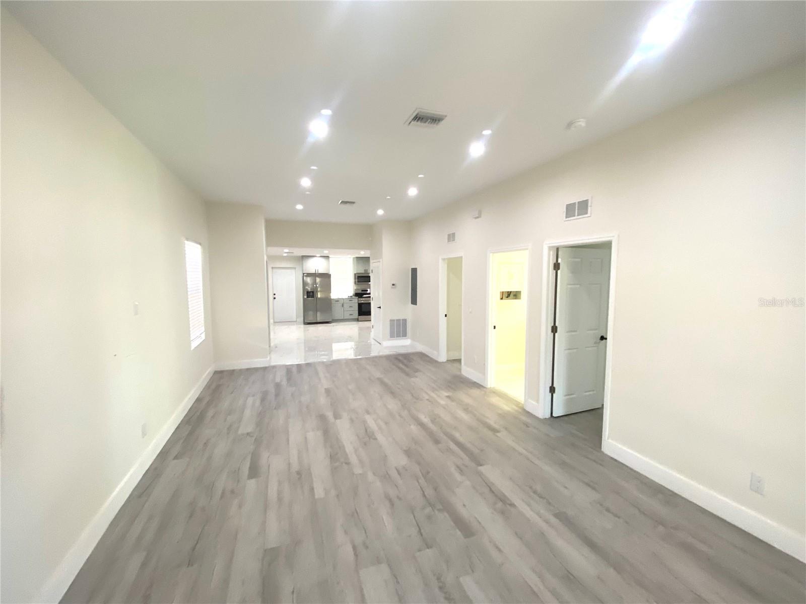 TWIN OAKS ADD PB 12 PG 16 - Residential