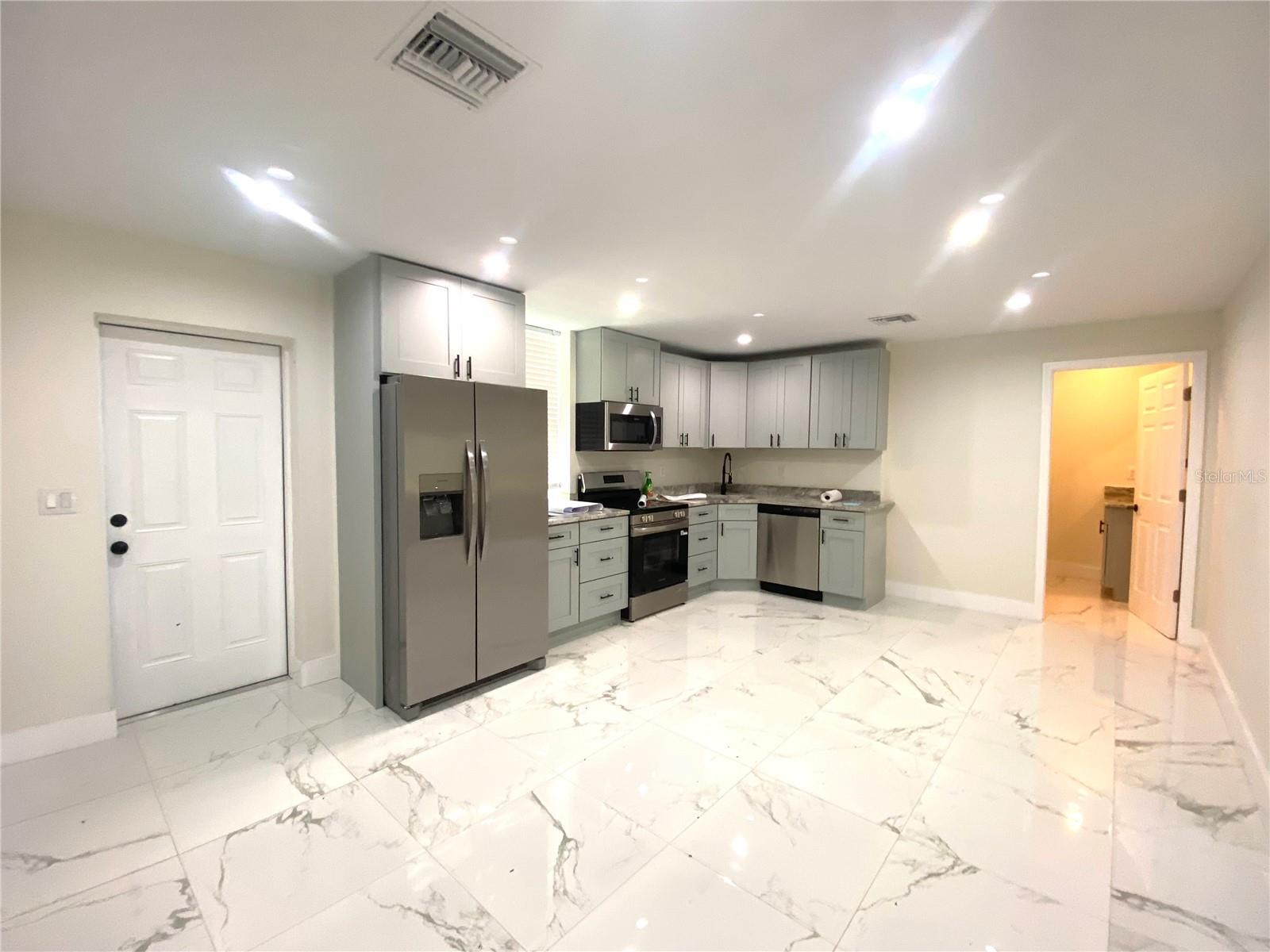 TWIN OAKS ADD PB 12 PG 16 - Residential