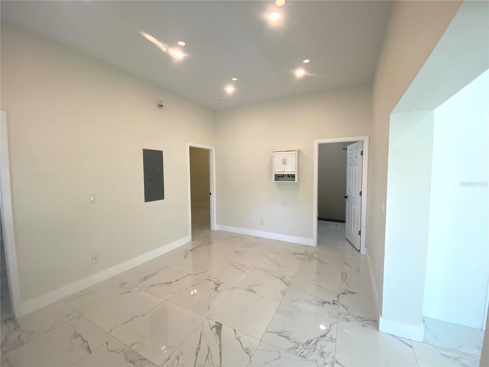 TWIN OAKS ADD PB 12 PG 16 - Residential