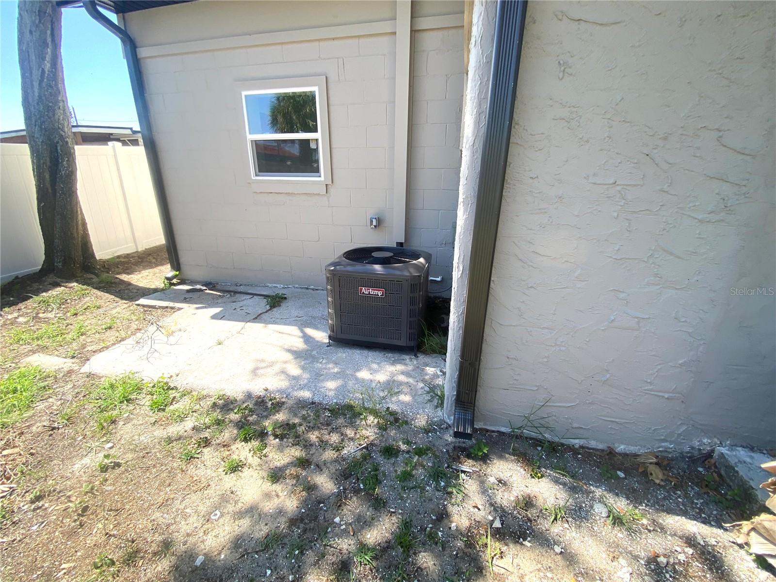 TWIN OAKS ADD PB 12 PG 16 - Residential