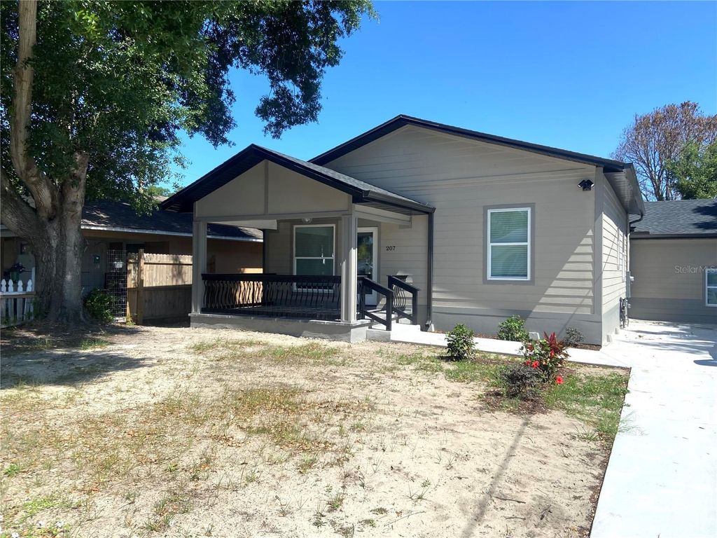 Photo of 207 Avenue E SE, Winter Haven, FL 33880 (MLS # L4961631)