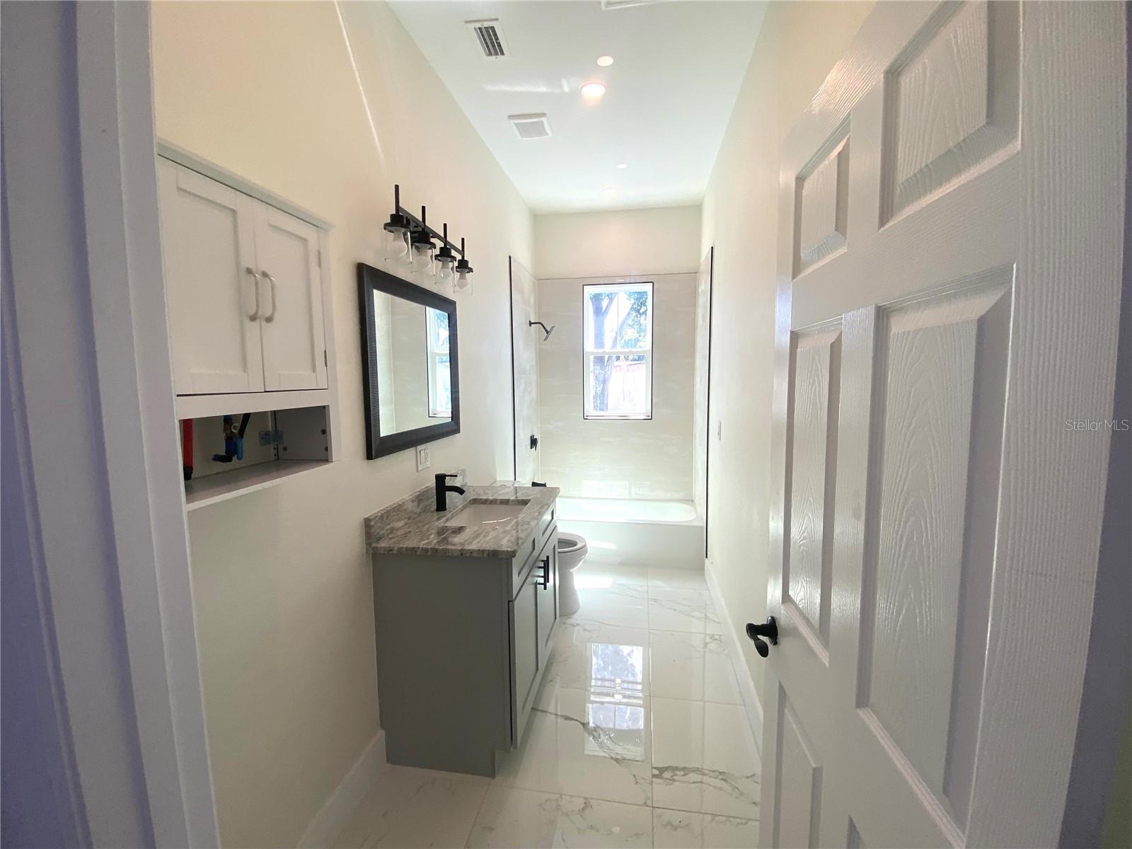 TWIN OAKS ADD PB 12 PG 16 - Residential