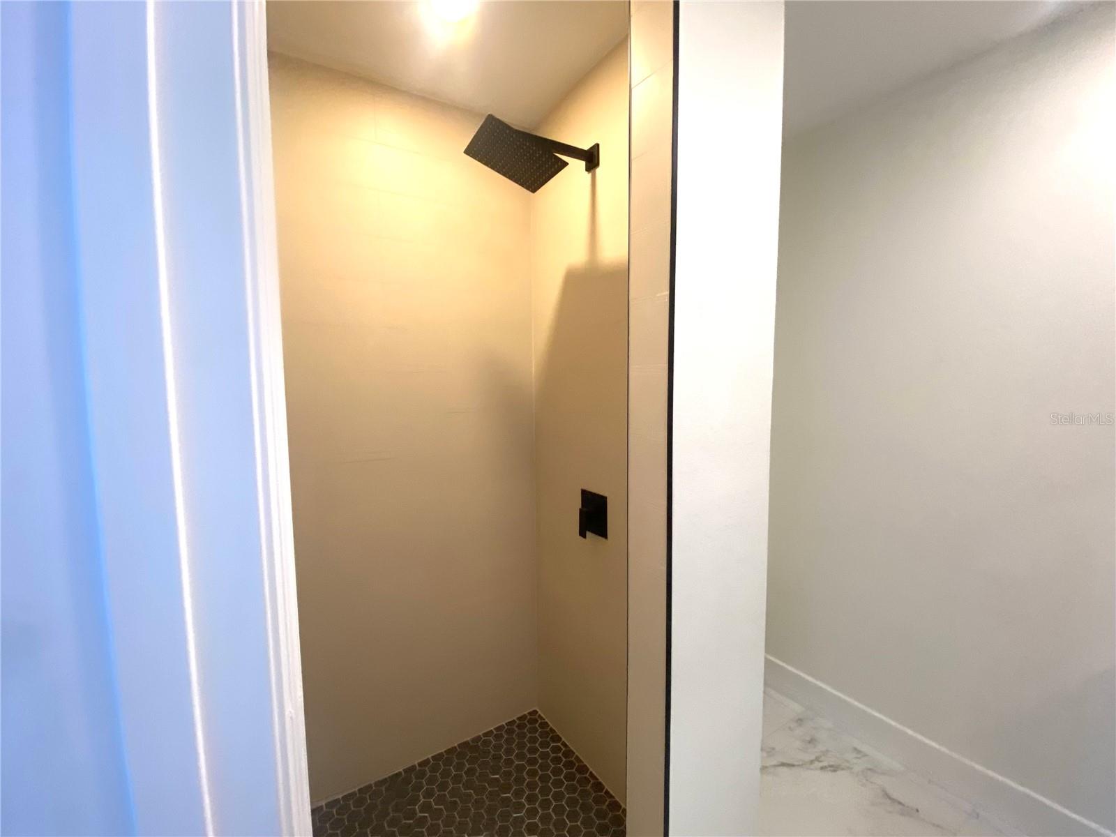TWIN OAKS ADD PB 12 PG 16 - Residential