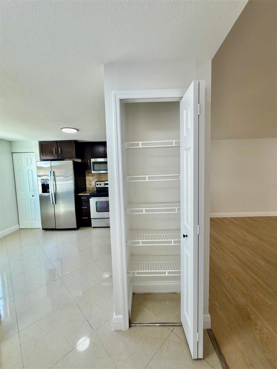 COUNTRY RUN UNIT II - Residential