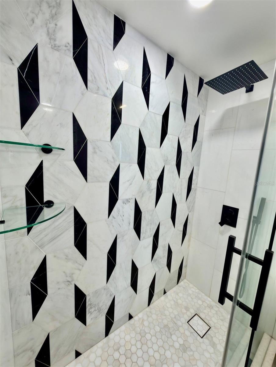 COUNTRY RUN UNIT II - Residential