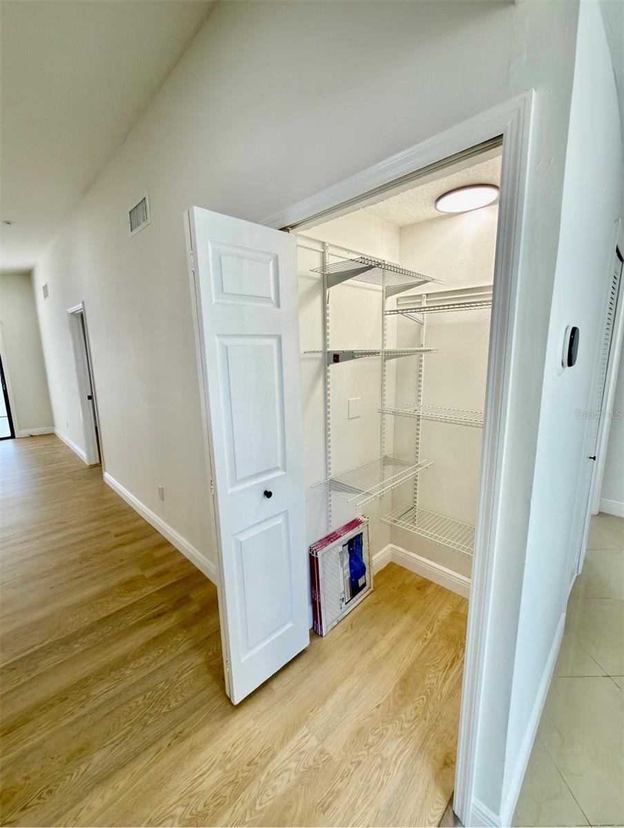 COUNTRY RUN UNIT II - Residential