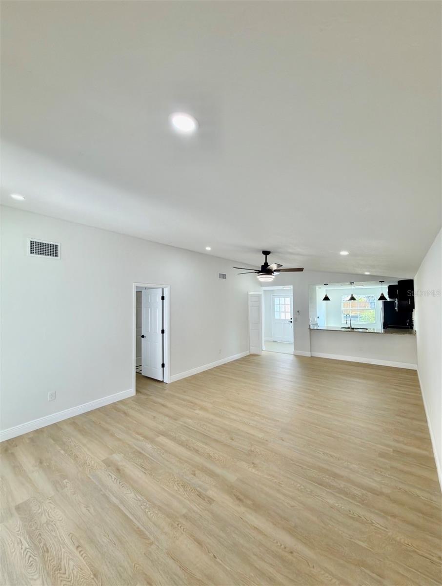 COUNTRY RUN UNIT II - Residential