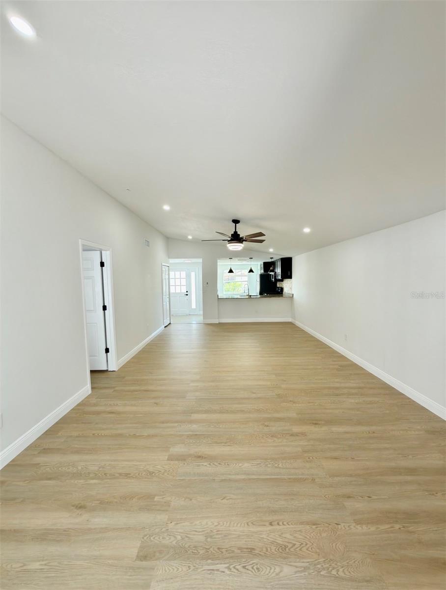 COUNTRY RUN UNIT II - Residential