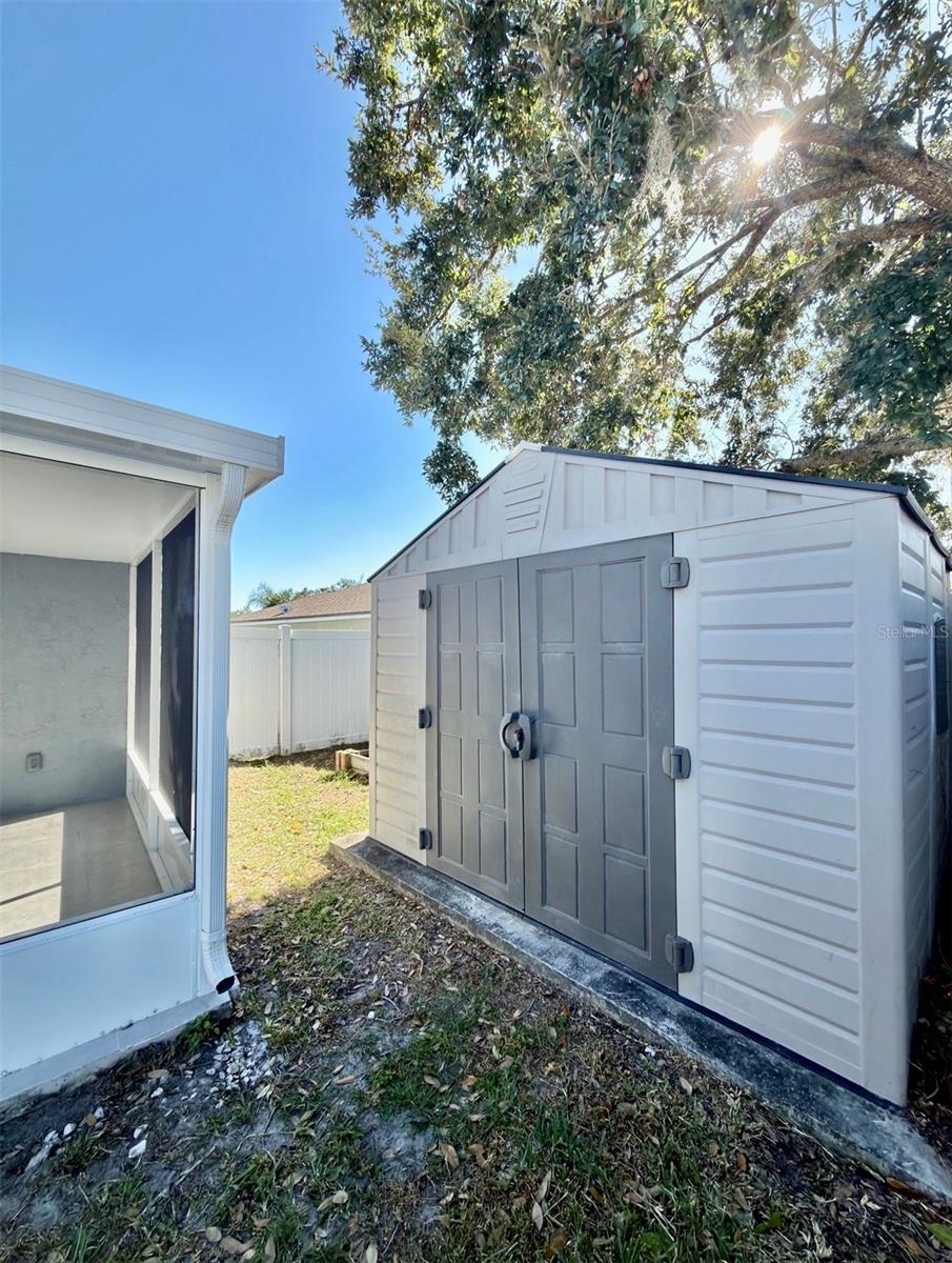 COUNTRY RUN UNIT II - Residential