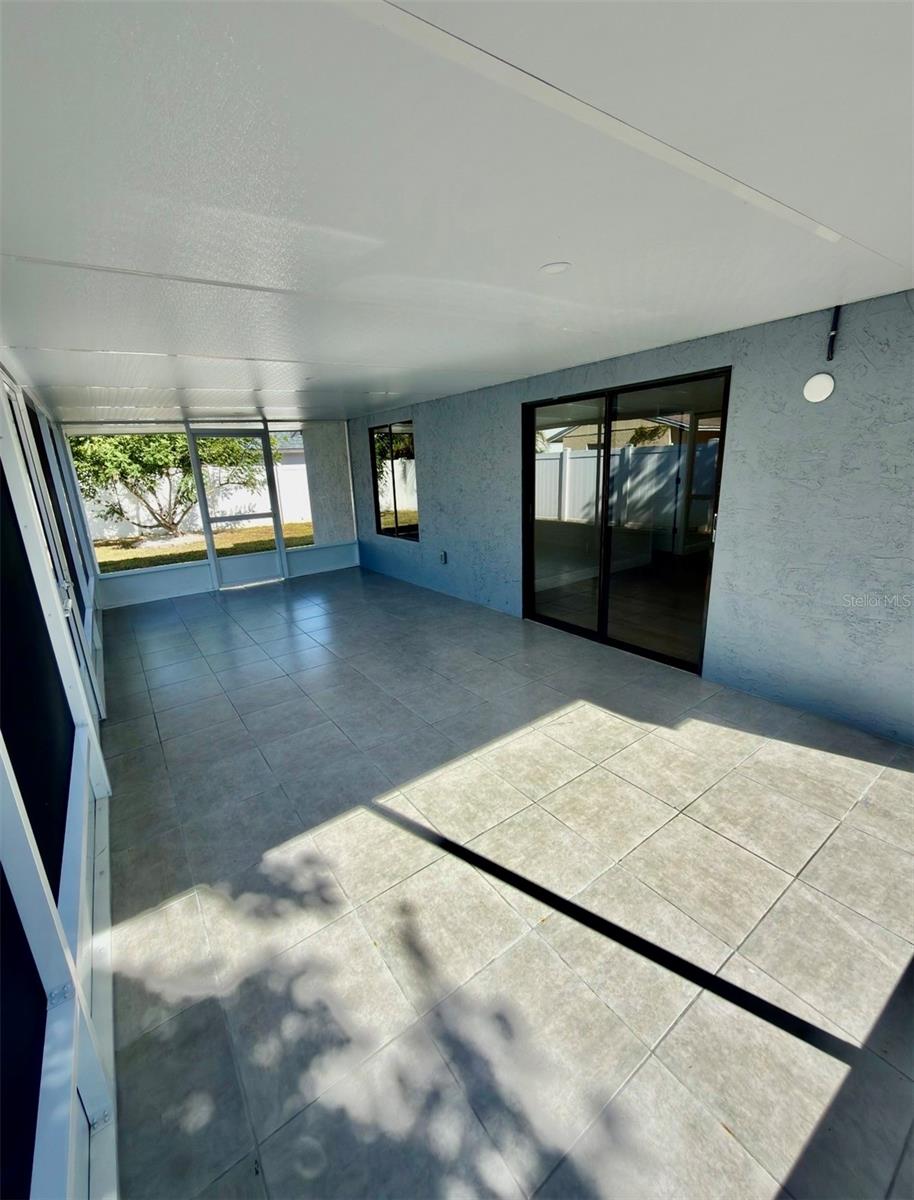 COUNTRY RUN UNIT II - Residential