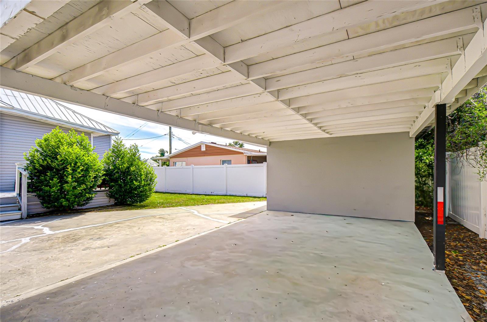 3120 N WOODROW AVENUE