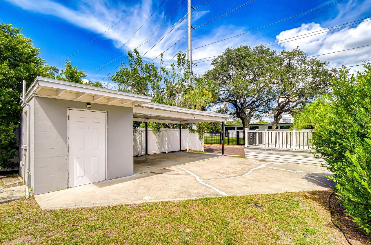 3120 N WOODROW AVENUE