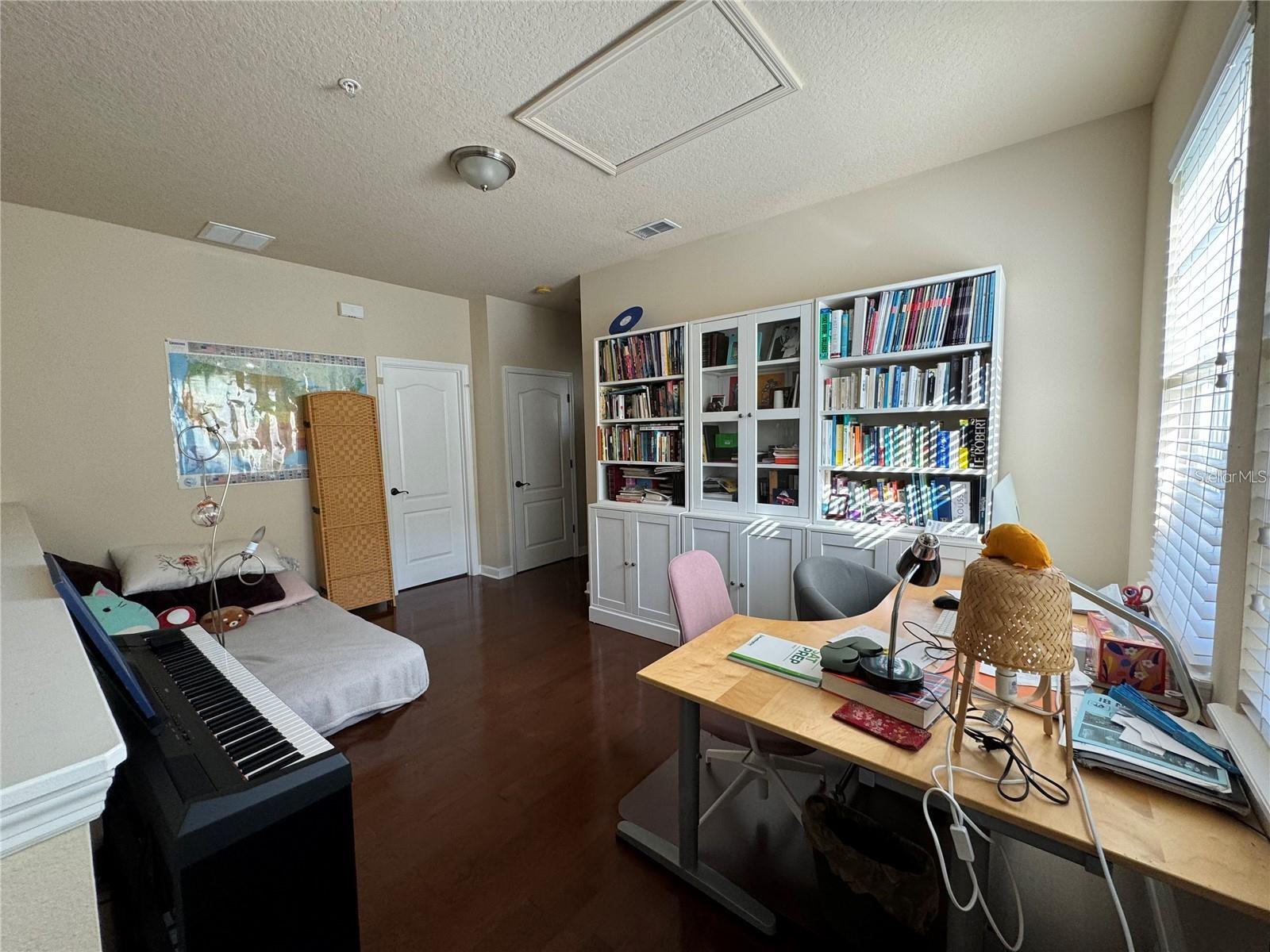 BALDWIN PARK - Residential