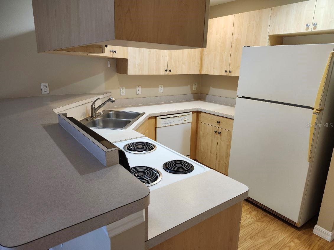 GOLDEN HEIGHTS - Residential Income